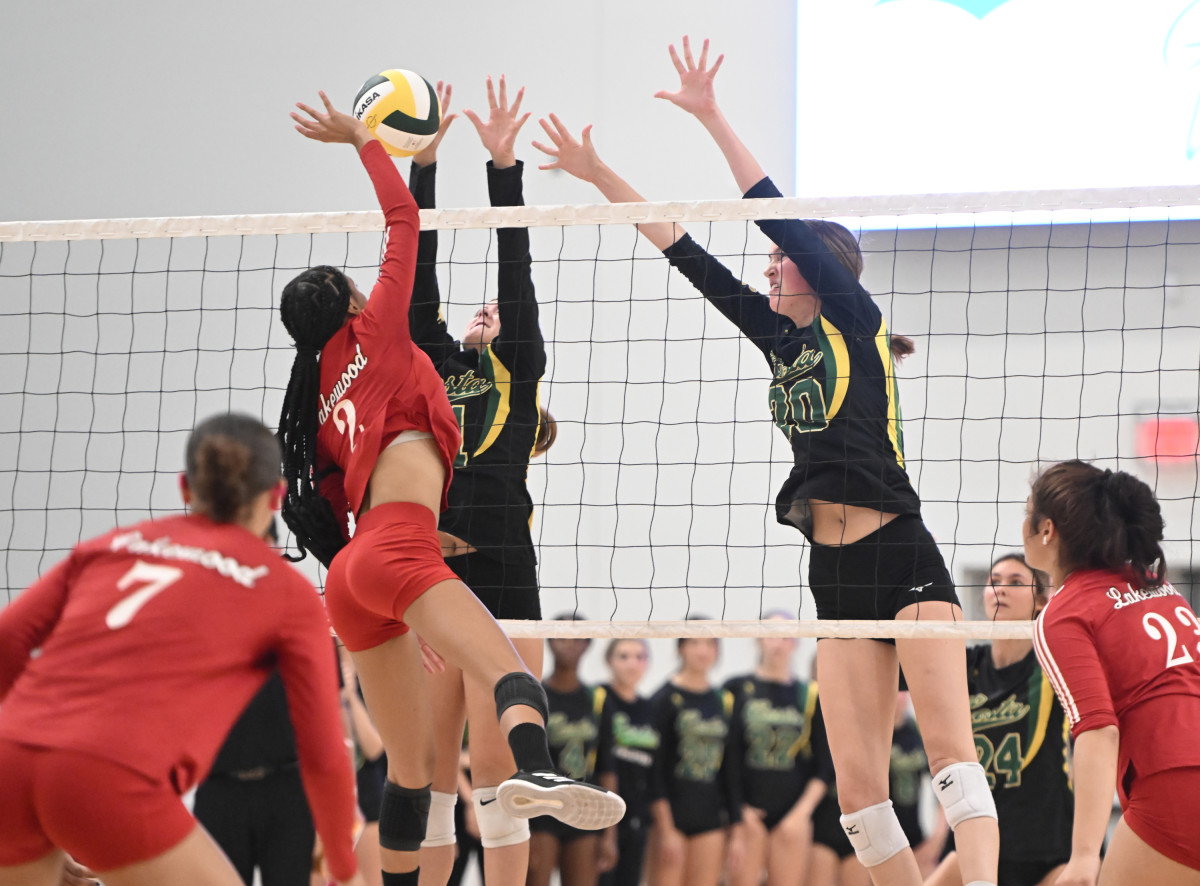 Mira Costa vs Lakewood CIF Southern Section D1 Playoffs Photo-Heston Quan66